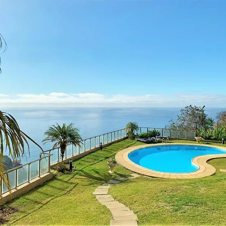 Charming Plaza Penthouse Calheta (Madeira)