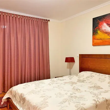 Charming Plaza Penthouse * Calheta