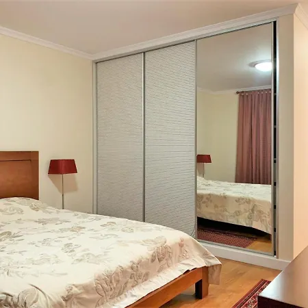 Charming Plaza Penthouse Appartement