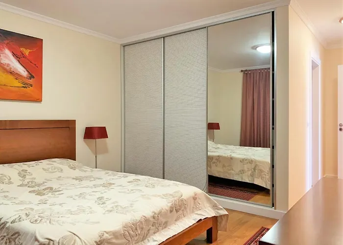 Charming Plaza Penthouse Apartamento